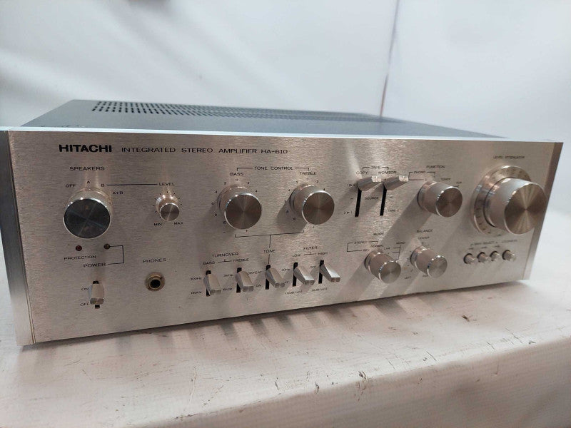 Hitachi Stereo Integrated Amplifier Model: HA-610