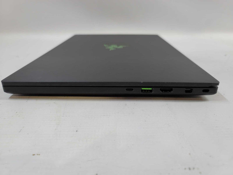 Razer Blade RZ09-03018  i7-9750H, 32GB DDR4, 4GB GeForce RTX 2080,  1TB SSD Î²