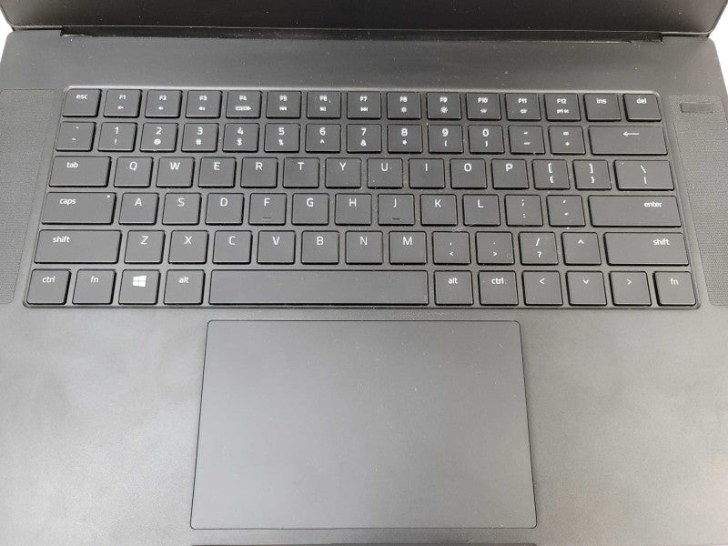 Razer Blade RZ09-03018  i7-9750H, 32GB DDR4, 4GB GeForce RTX 2080,  1TB SSD Î²