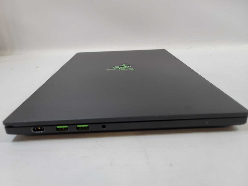 Razer Blade RZ09-03018  i7-9750H, 32GB DDR4, 4GB GeForce RTX 2080,  1TB SSD Î²