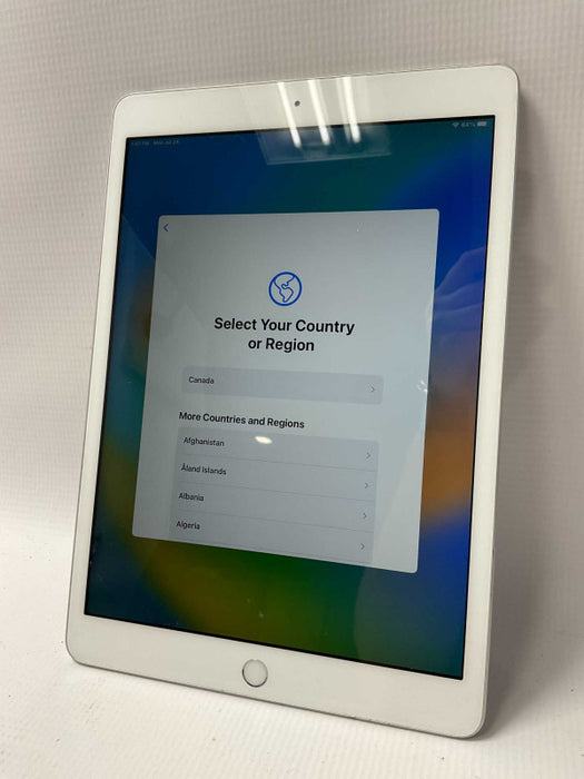 iPad 10.2\\" 8th Gen A2270 READ  -