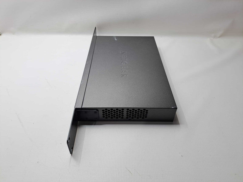 Netgear ProSafe SRX5308 Quad WAN Gigabit SSL VPN Firewall + Rackmount Ears )
