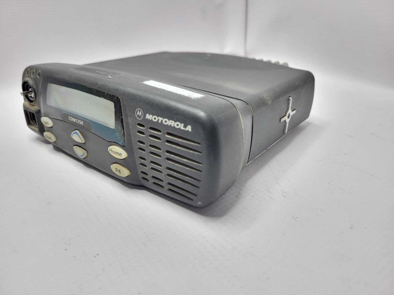 MOTOROLA CDM 1250 UHF 40 Watt 403 to 470 MHz. Radio AAM25RKD9AA2AN  READ_