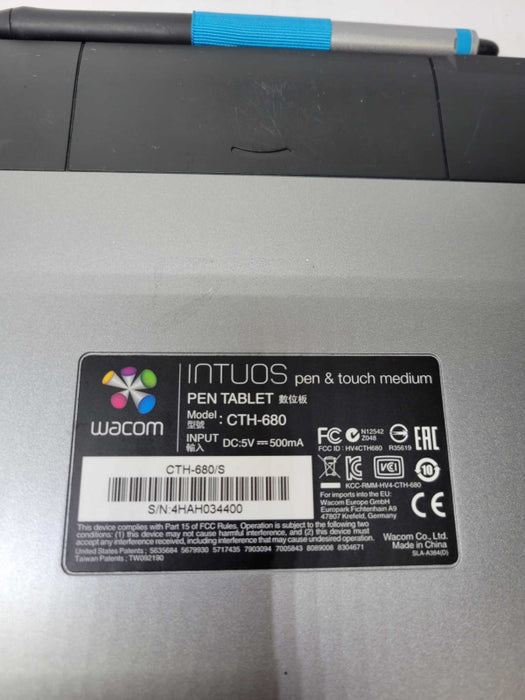 Wacom CTH-680 Intuos Creative Pen & Touch Tablet