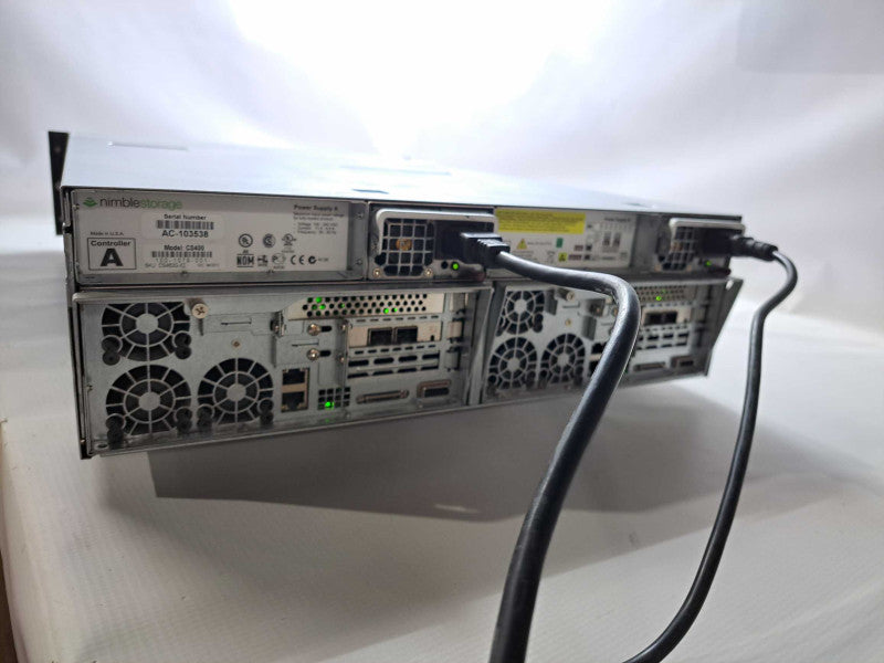 Nimble Storage Array CS400, 2x Controllers, 2x PSU, 16 x 3.5\\" NO HDDs/Caddies )
