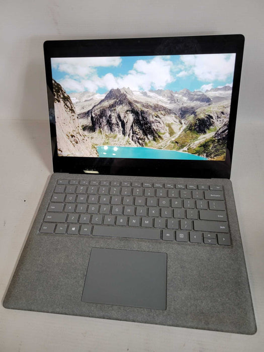 Microsoft Surface Laptop - i7-7660U, 16GB RAM, 1TB SSD - READ