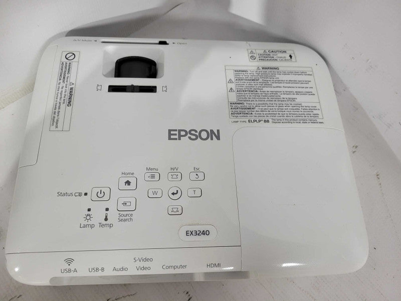 Epson H719A EX3240 3LCD 3000 Lumens Projector + remote+carry bag !