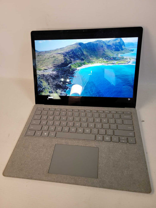 Microsoft Surface Laptop 2 - i5-8350U, 8GB RAM, 256GB SSD