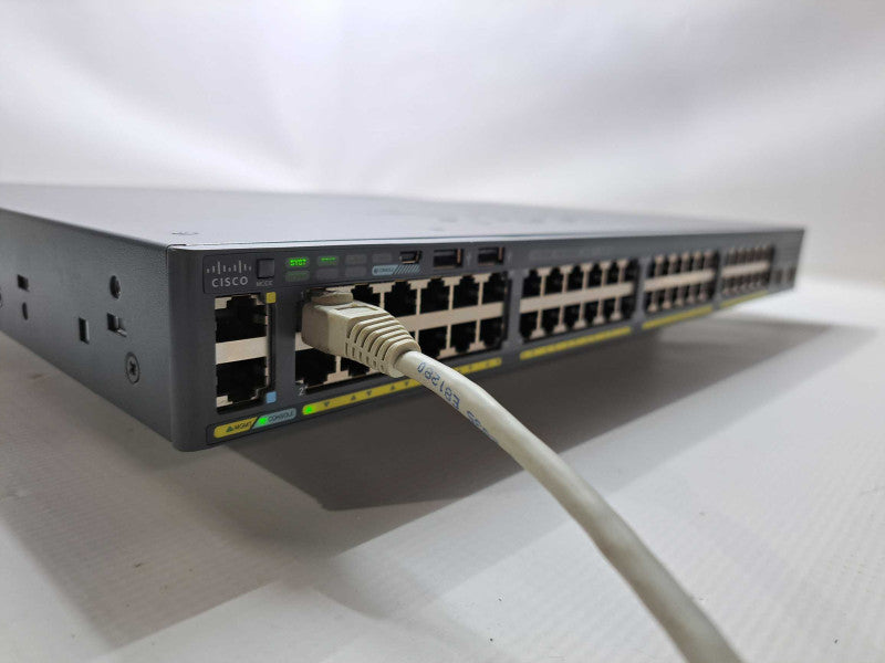 Cisco 2960-X Series WS-C2960X-48LPD-L 10G Uplink SFP+,  PoE+ 370 W )