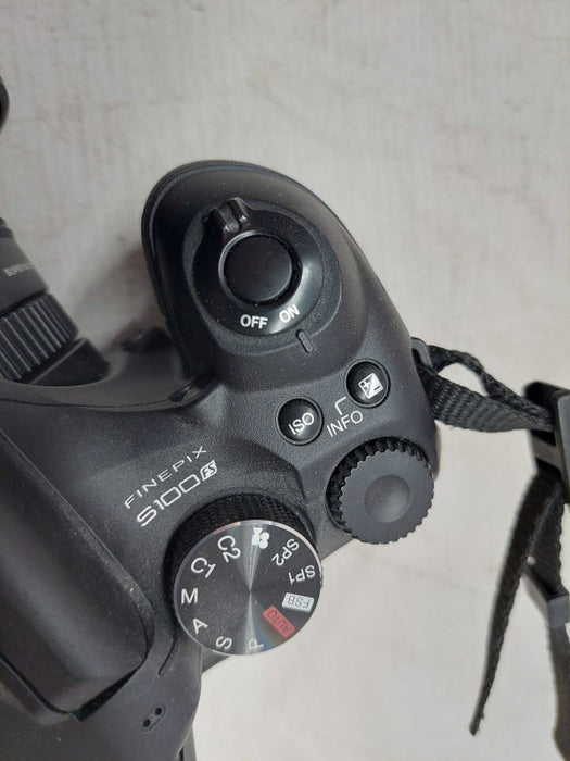 FujiFilm FinePix S100FS