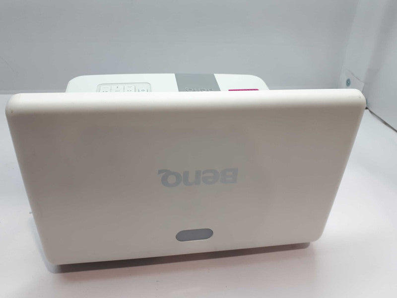 BENQ MW851UST HDMI PROJECTOR ULTRA SHORT THROW 2500 LUMENS &