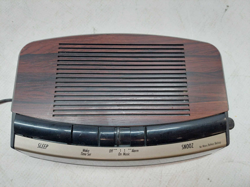 Vintage General Electric Digital Alarm Clock Model: 7-4619A