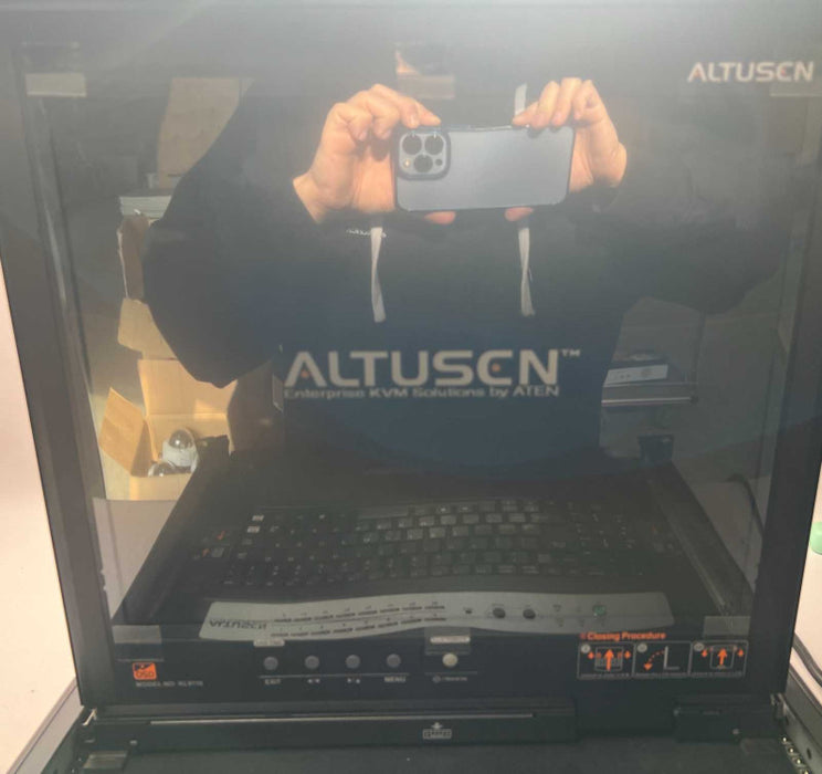 ALTUSEN by ATEN 17 inch 16-Port Dual Rail LCD KVM switch model KL9116M -