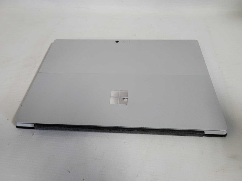 Microsoft Surface Pro 4 (1724) - i5-6300U, 8GB RAM, 256GB SSD - READ