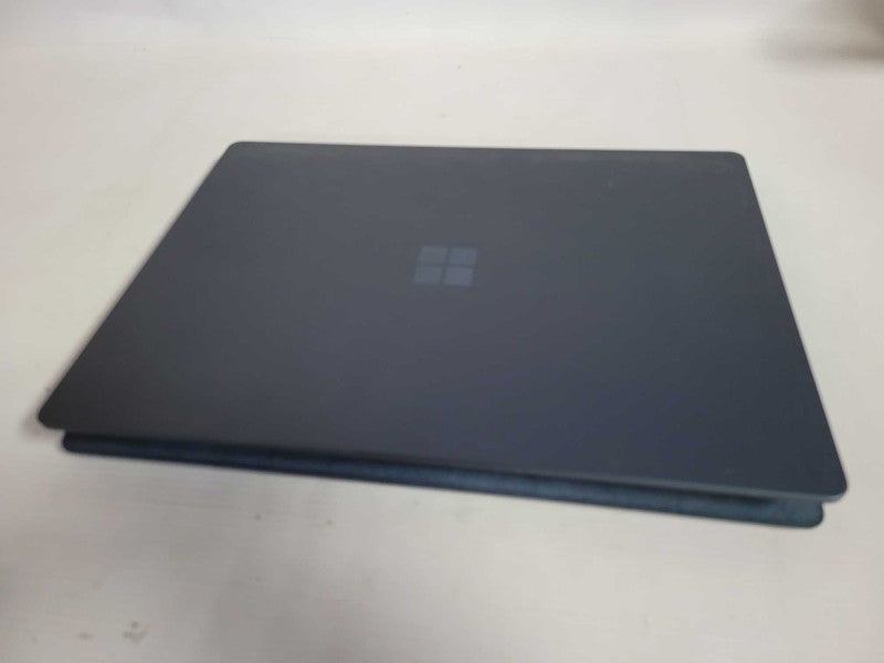 Microsoft Surface Laptop (1769) - i7-7660U, 16GB RAM, 512GB SSD - READ