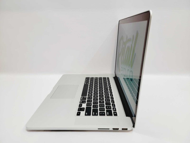 Apple Macbook Pro Retina 2015 15\\" Core i7-4980HQ @ 2.8GHz 16GB DDR3 1TB SSD R9 M370X 2GB (