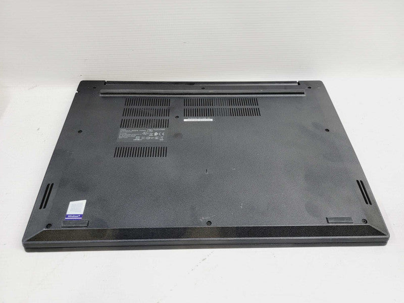 Lenovo ThinkPad E595 Ryzen 7, 16GB DDR4, 2048MB ATI  512GB HDD + 256GB M.2  !