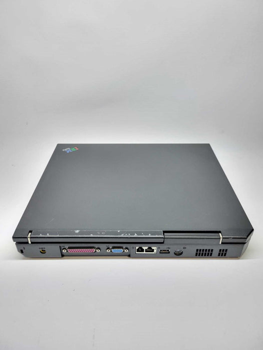 Vintage IBM Thinkpad R40 - Intel Pentium M @ 1.5GHz - 512MB RAM - Power Adapter