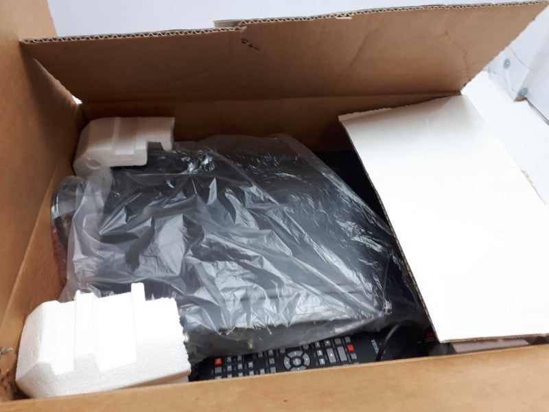 Toshiba D-R7-K-TC DVD Recorder Player burner HDMI with 108P Conversion &
