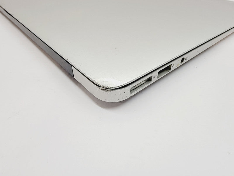 Apple Macbook Air 2015 13\\" Core i5-5250U @ 1.6 GHz 8GB DDR3 120GB SSD (
