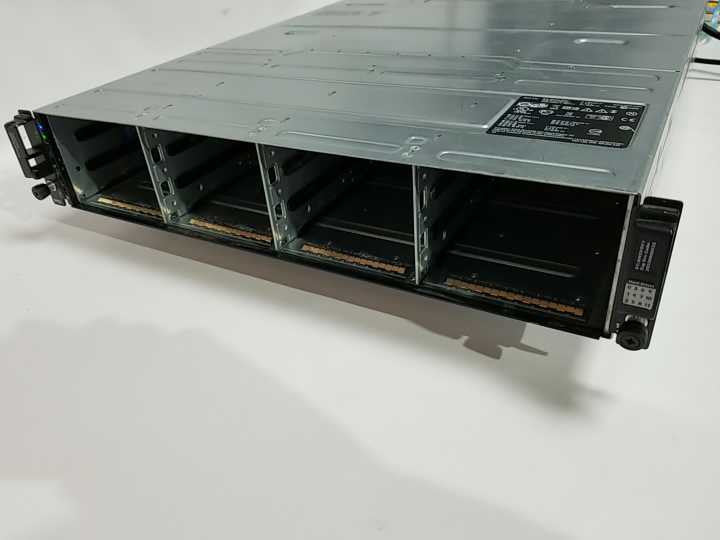 Dell PowerVault MD3200 12-Bay SAS Storage Array -2x PSU / 2x Ctrl 0N98MP #