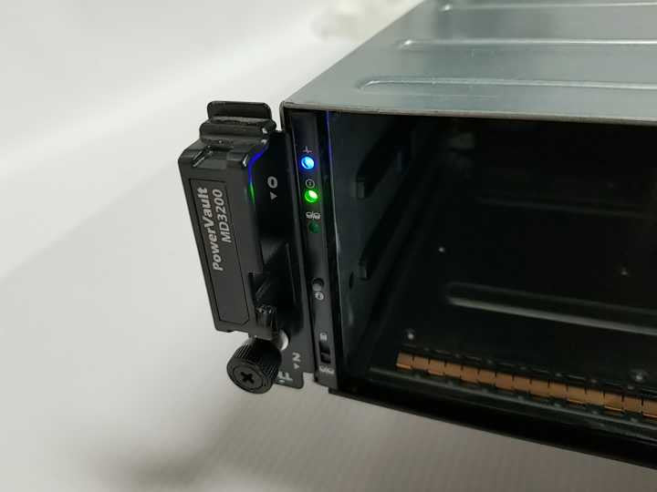 Dell PowerVault MD3200 12-Bay SAS Storage Array -2x PSU / 2x Ctrl 0N98MP #