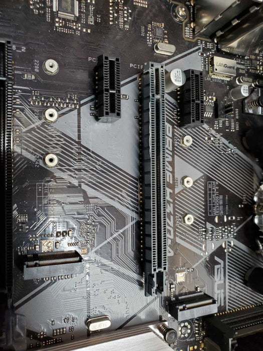 Custom PC - Intel i7-8700 @ 3.20 GHZ 32GB DDR4, 750W PSU *READ*