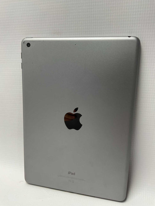 iPad 9.7 inch 5th Gen A1922 READ  -