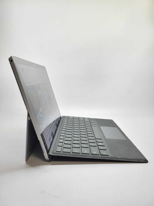 Microsoft Surface Pro 4 - i5-6300U | 8GB RAM | 256GB SSD | Keyboard |Power