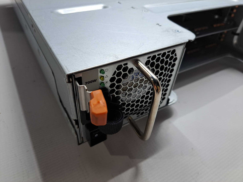 Dell Equalogic PS6210 Array Chassis 24x 2.5\\" Bays, 2x 700W PSU No Controllers )