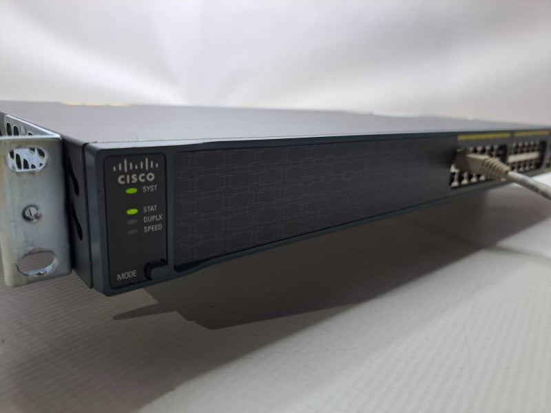 Cisco WS-C2960-24TC-S 24-Port 10/100 + 2-Port Gig Network Switch )