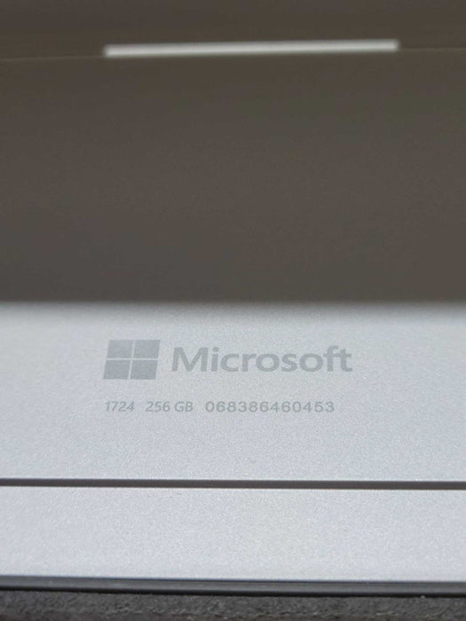 Microsoft Surface Pro 4 | Core I5-6300U | 8GB | 256GB SSD | Power Adapter