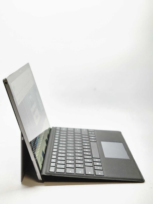 Microsoft Surface Pro 4 | Core I5-6300U | 8GB | 256GB SSD | Power Adapter