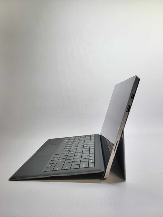 Microsoft Surface Pro 3 | Core I5-4300U | 8GB | 256GB SSD | Power Adapter