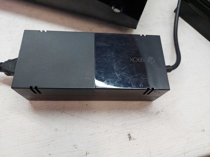 Microsoft Xbox One Console Model: 1540 (Parts)