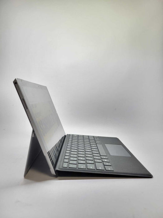 Microsoft Surface Pro 3 | Core I5-4300U | 8GB | 256GB SSD | Power Adapter