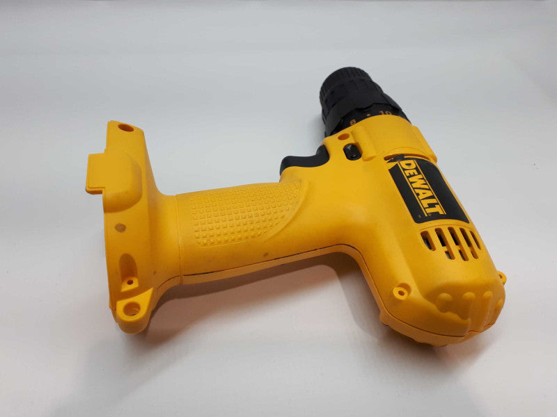 DEWALT CORDLESS 12V DRILL MODEL DW907- No battery &