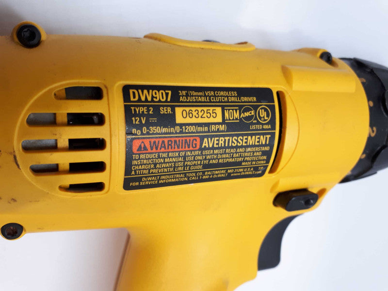 DEWALT CORDLESS 12V DRILL MODEL DW907- No battery &