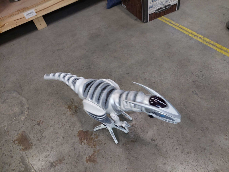 2005 Wowwee Robotic Dinosaur Toy with Remote