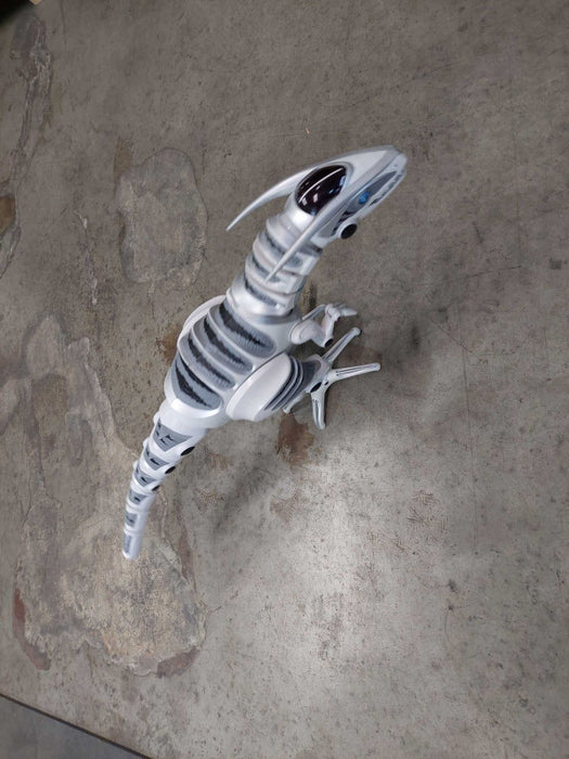 2005 Wowwee Robotic Dinosaur Toy with Remote
