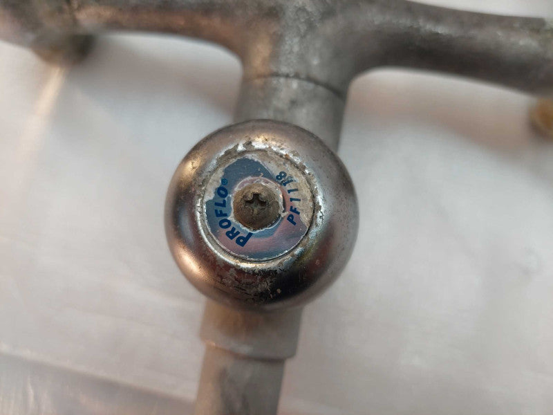 Vintage ProFlo Hot/Cold Wash Basin Taps Model: PF1118