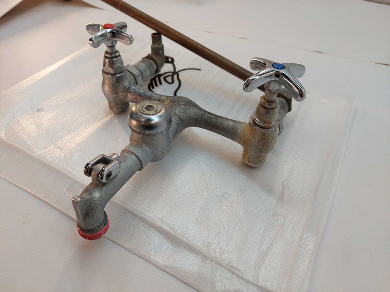 Vintage ProFlo Hot/Cold Wash Basin Taps Model: PF1118