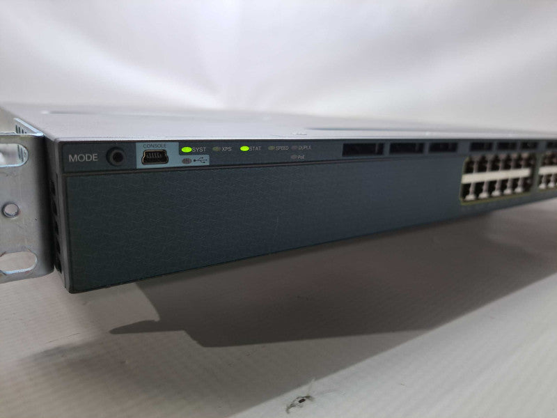 Cisco WS-C3560X-24P-E 24-Port Gigabit PoE+ NetworkSwitch + C3KX-NM-10G Module )