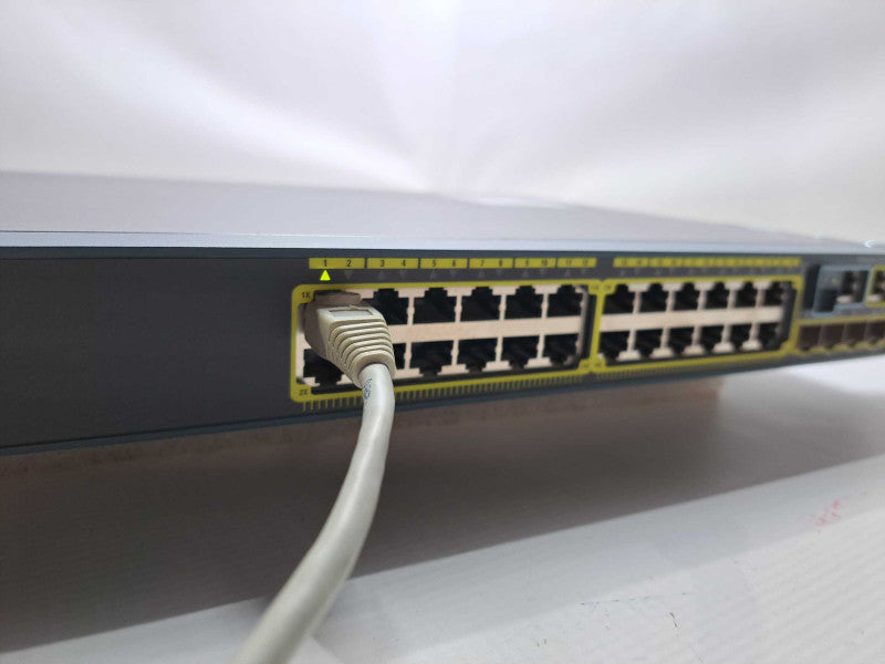 Cisco WS-C2960S-24TS-L 24-Port Gigabit Managed Switch + Rackmount Ears )