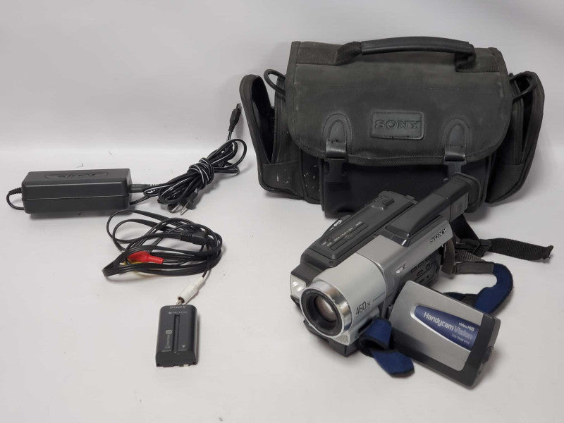Sony Handycam Vision Video Hi8 CCD-TRV68 NTSC Camcorder (READ) |