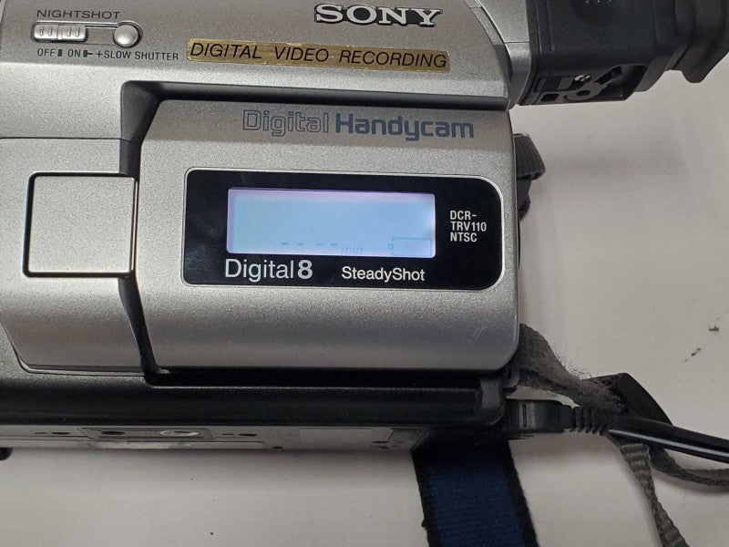 Sony Digital8 SteadyShot Handycam DCR-TRV110 Camcorder (READ) |