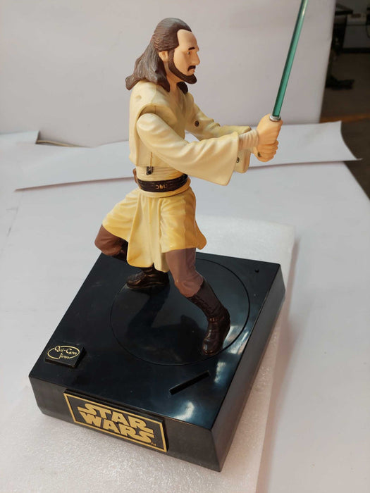 Star Wars Lucas Fils Ltd . 1999 ThinkWayToys Qui-Gon Jinn Talking Coin Bank