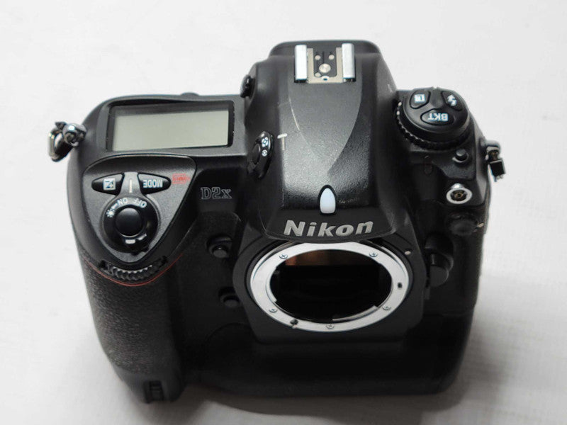 Nikon D2X Digital Camera Body, No Lens, READ _