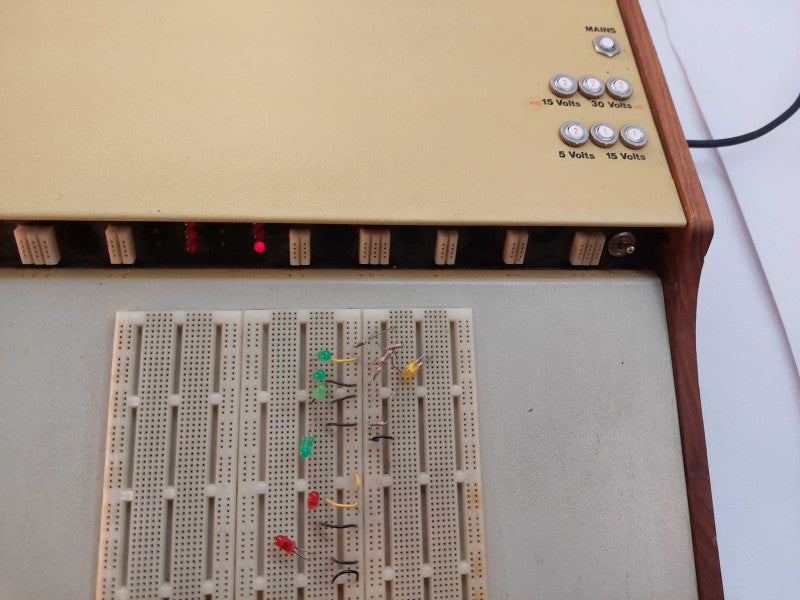 Hammond Mfg. Volt Meter Amp/Speaker Tester Made in Guelph Ont, Canada