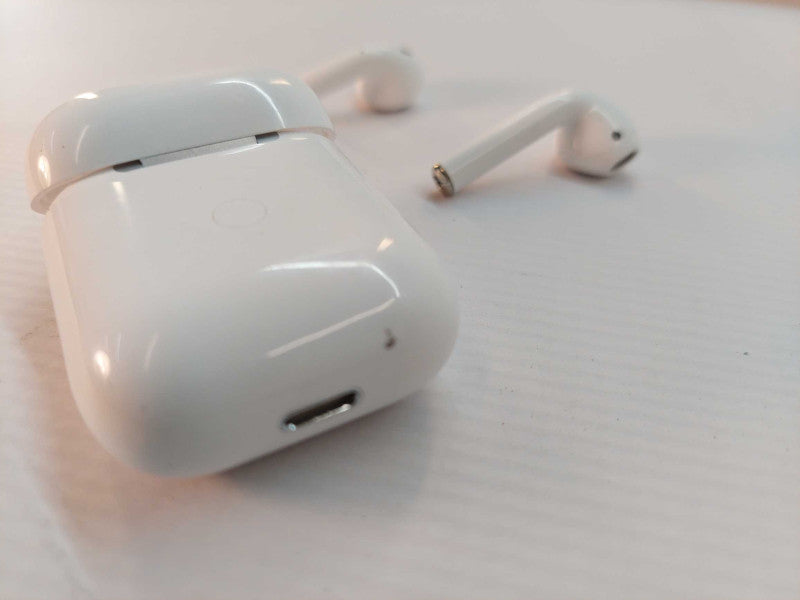 Apple White Earbuds Wireless